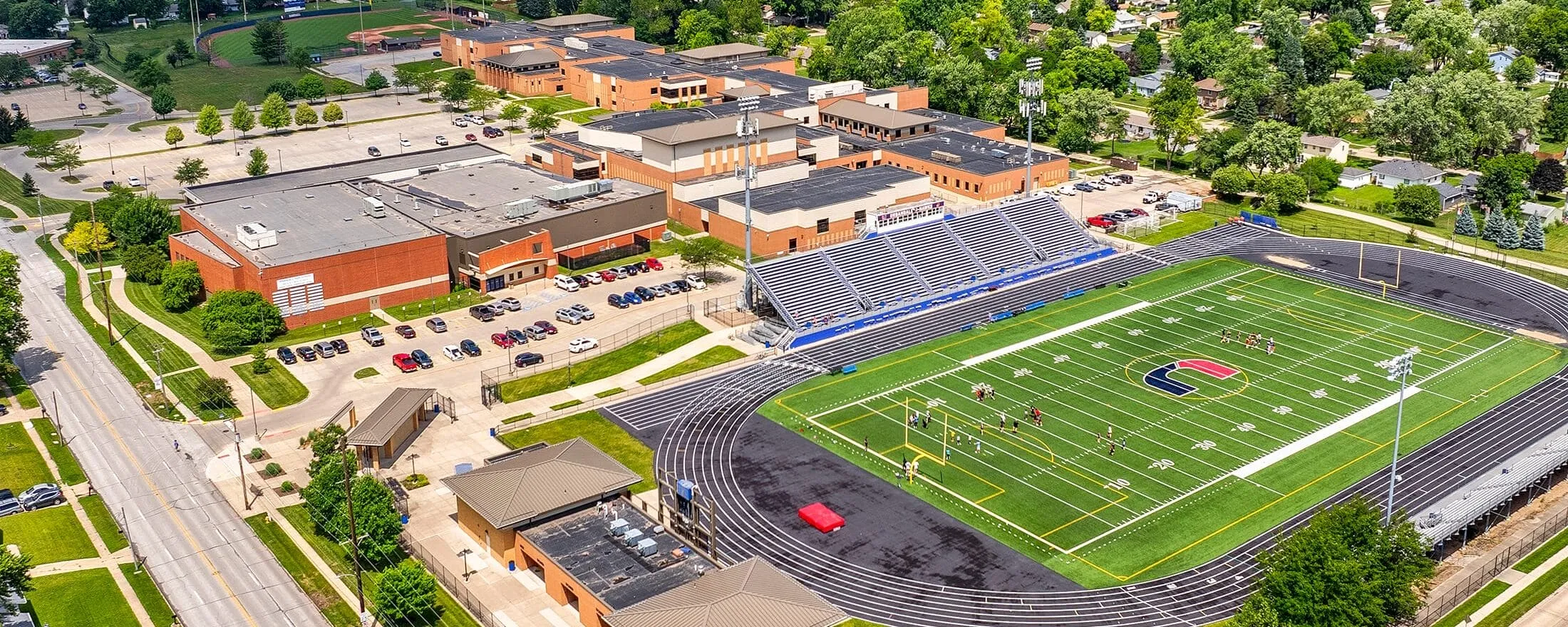 Urbandale High School Exterior 5x2