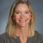 Photo of Lynn Holmes